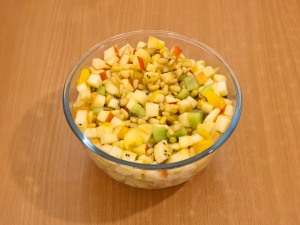 Մրգային Աղցան Լցոնած Անանաս