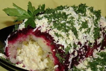 Ապխտած պանրով աղցան